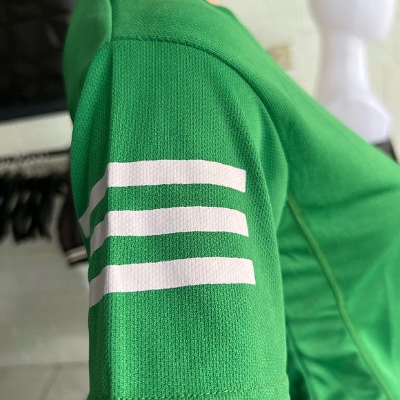 T-Shirt - Picture 2 of 8